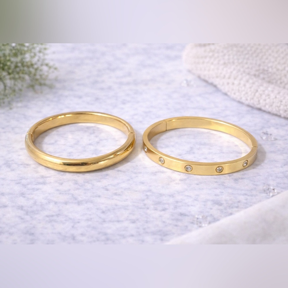 Elegant Gold Bangle Set J195